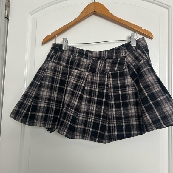 Free People Plaid Serena Micro Skort Black Gray size 8 preppy academia 90s - Picture 3 of 14